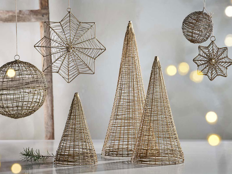 Christmas-Coffee-Table-Decor-1