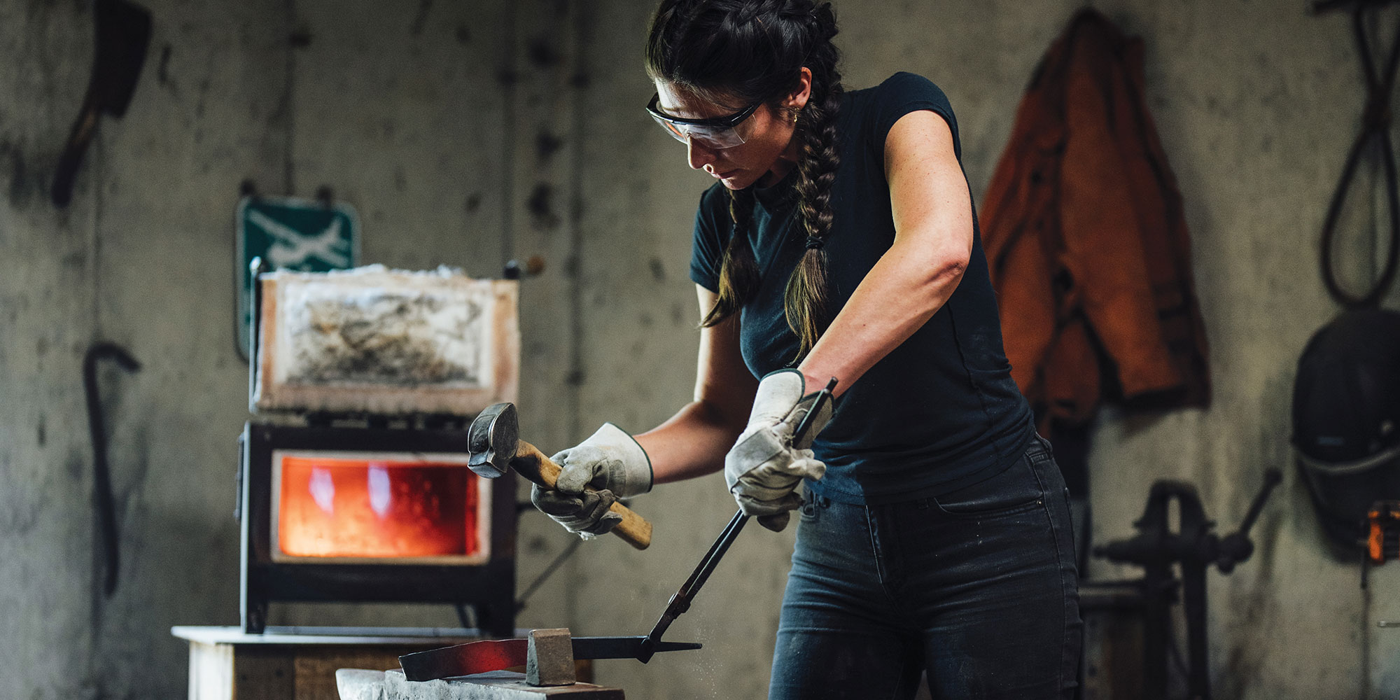 Art-of-Knifemaking-Chelsea-Miller-1