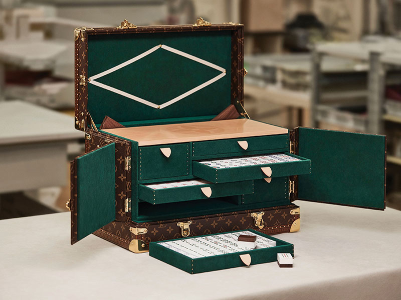 Louis-Vuitton-trunk-4