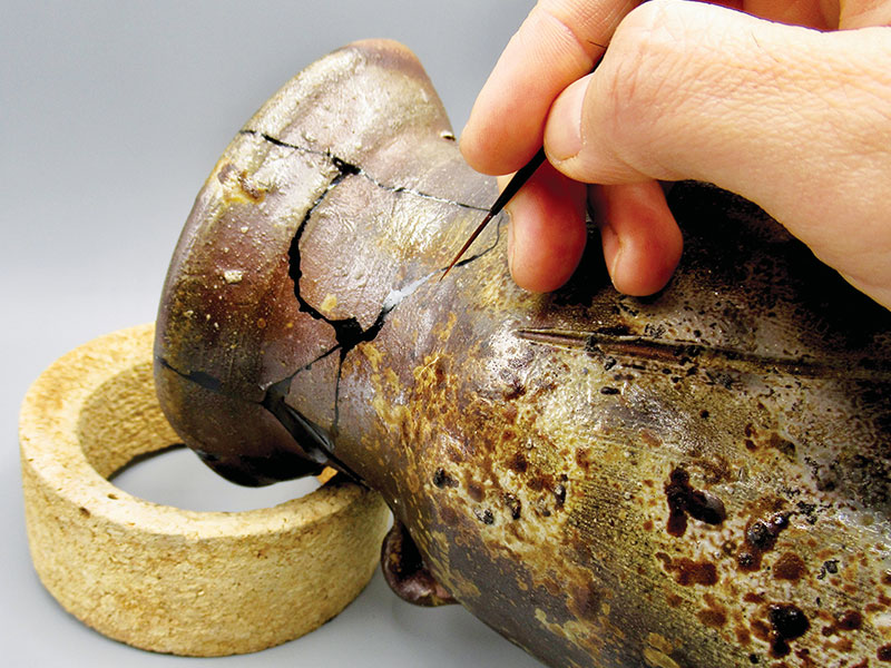 Kintsugi-Pottery-2