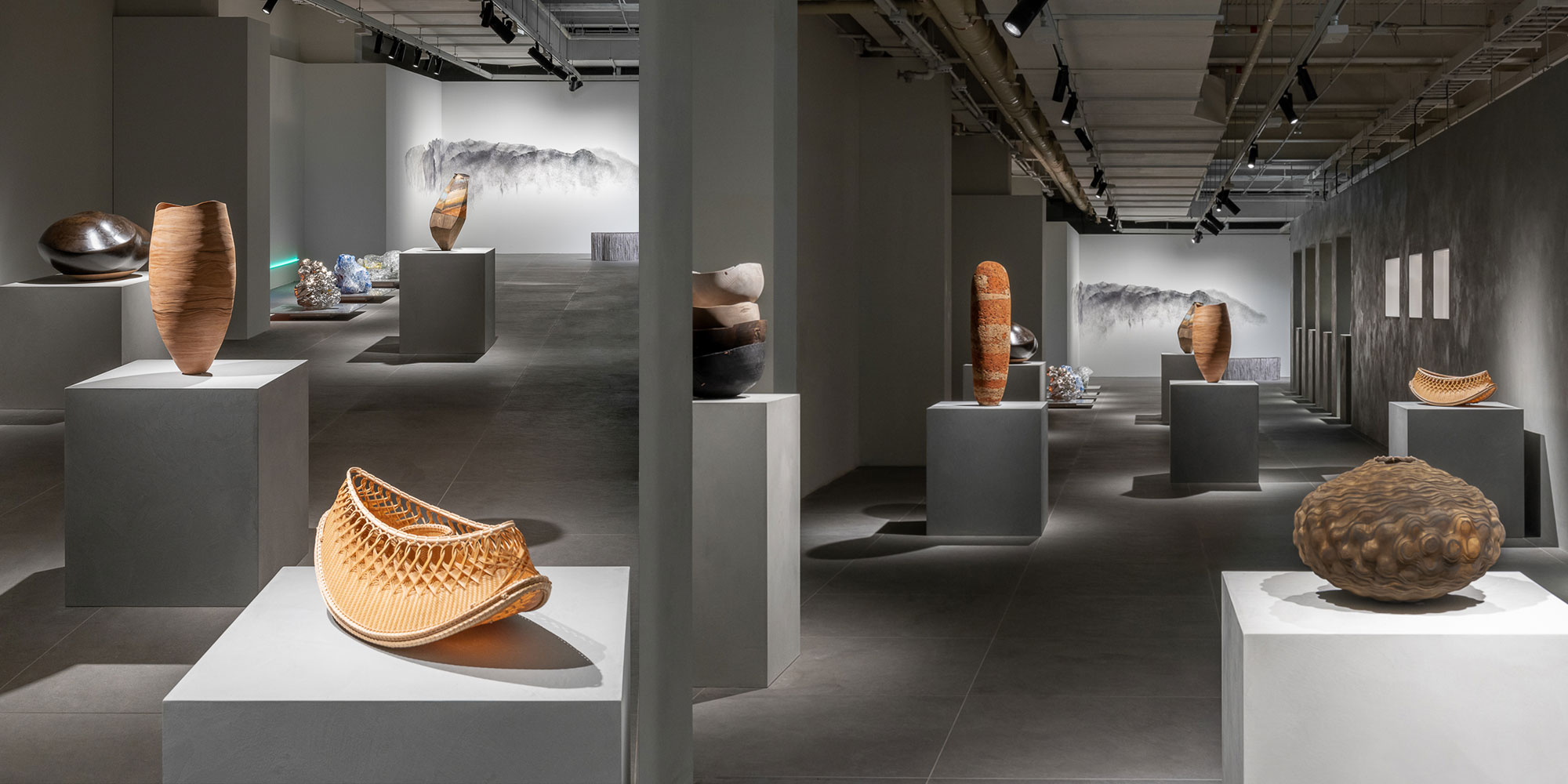 LOEWE-1-korean art